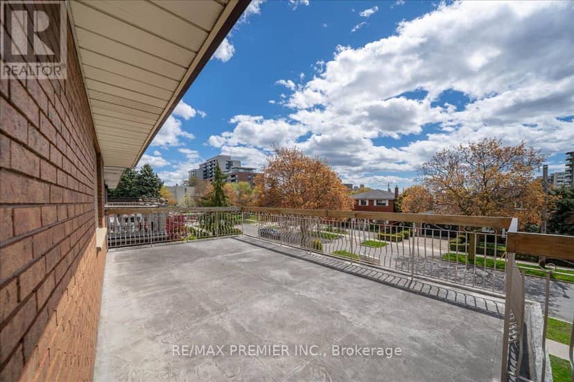 100 Hallsport Crescent — photo 32 of 40