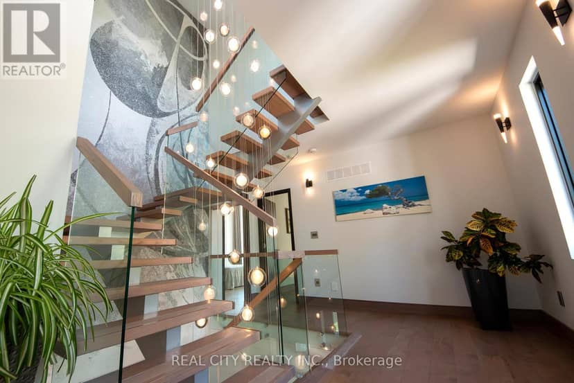 662 Byngmount Avenue — photo 23 of 40