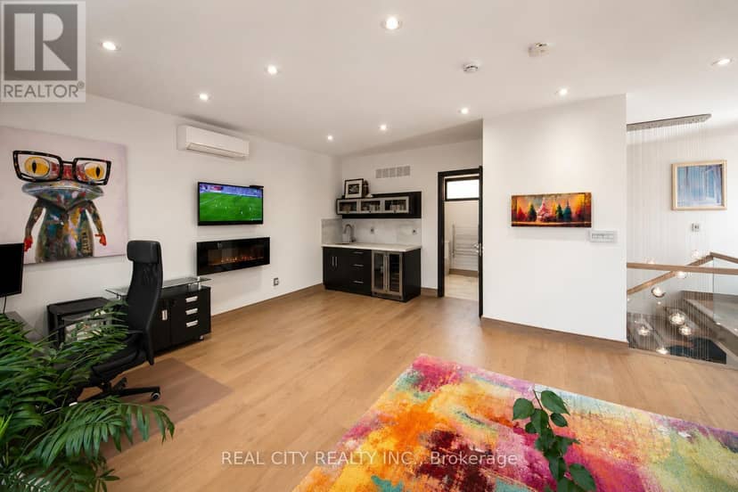 662 Byngmount Avenue — photo 25 of 40
