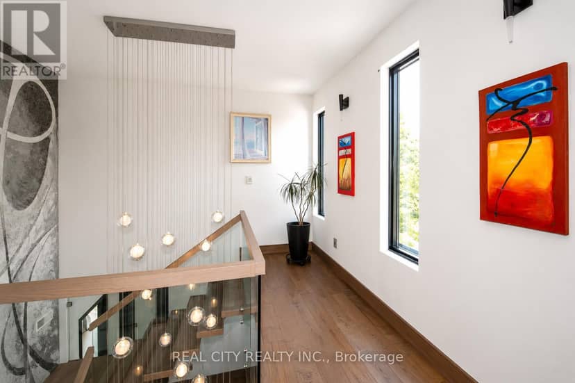 662 Byngmount Avenue — photo 27 of 40