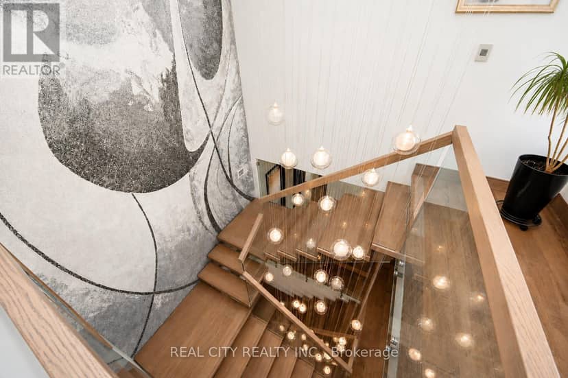662 Byngmount Avenue — photo 28 of 40