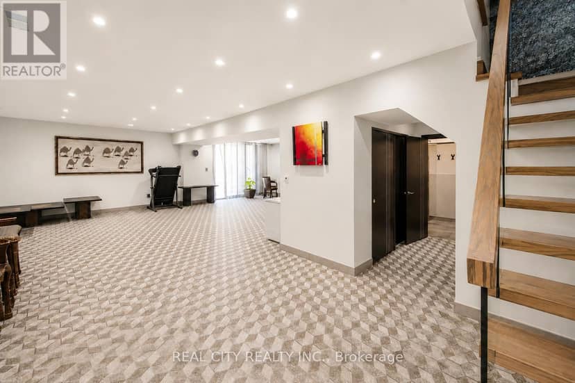 662 Byngmount Avenue — photo 29 of 40