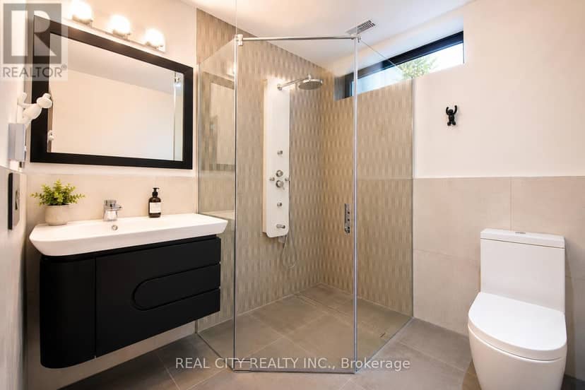 662 Byngmount Avenue — photo 32 of 40