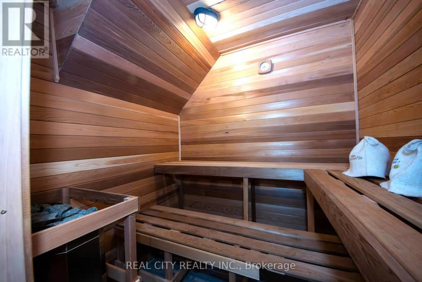 662 Byngmount Avenue — photo 33 of 40