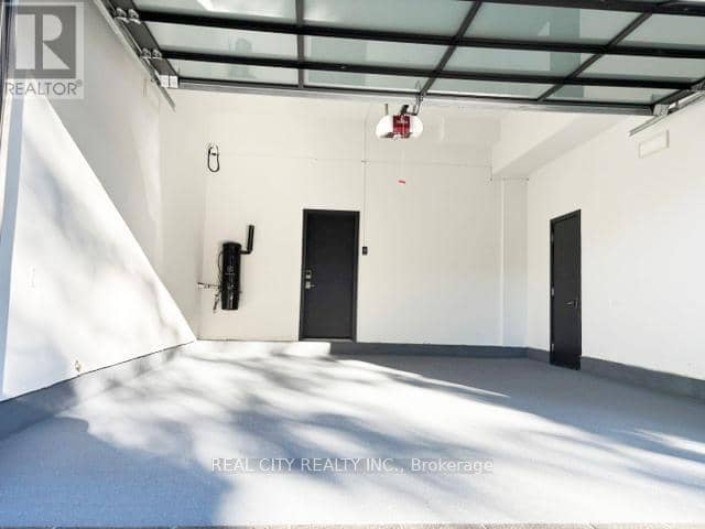 662 Byngmount Avenue — photo 36 of 40