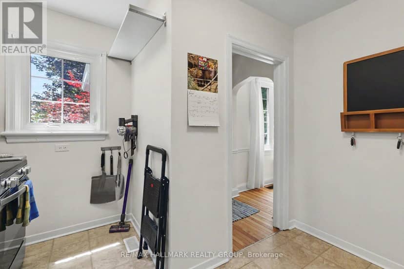 99 Dagmar Avenue — photo 12 of 31