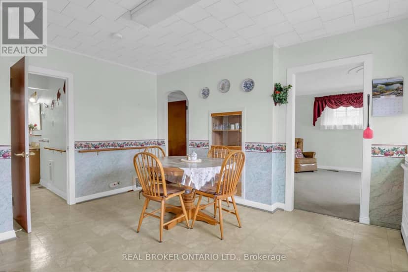 104 King Street — photo 17 of 39