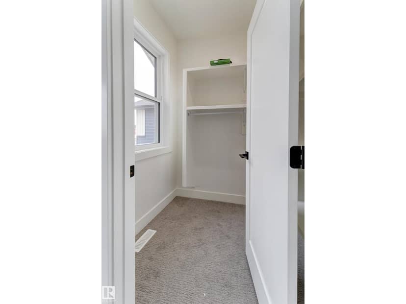 4727 17 AV SW — photo 37 of 38