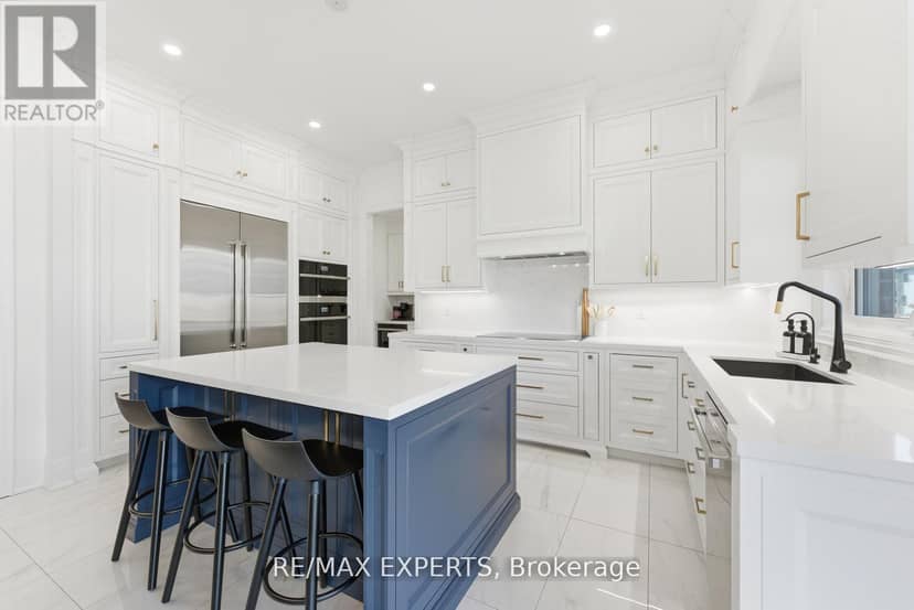 54 Winthrop Crescent — photo 11 of 40