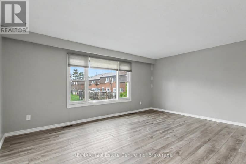 49 - 371 Bronte Street S — photo 17 of 39
