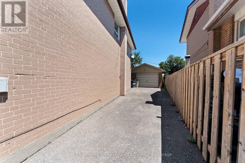 51 Baybrook Crescent — photo 33 of 40