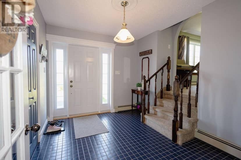 12 Hancott's Lane — photo 4 of 40