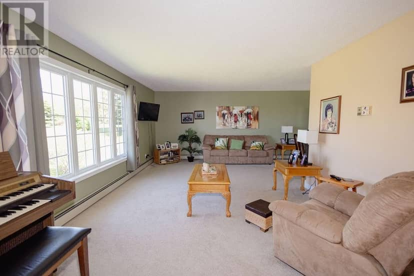 12 Hancott's Lane — photo 6 of 40