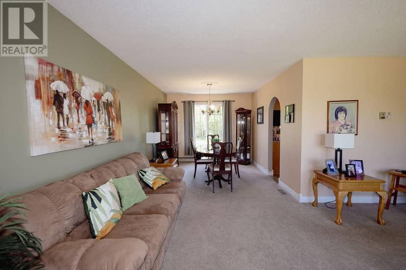 12 Hancott's Lane — photo 9 of 40