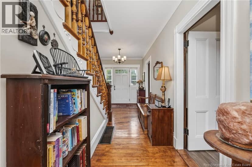 537 Trafalgar Road — photo 4 of 40