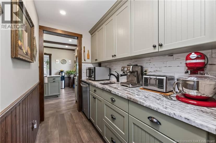 537 Trafalgar Road — photo 18 of 40