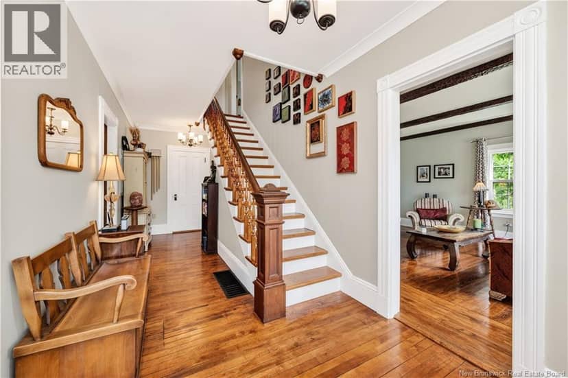 537 Trafalgar Road — photo 3 of 40