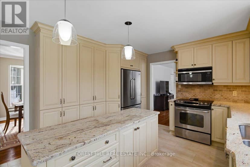 1836 Quantz Crescent — photo 3 of 34