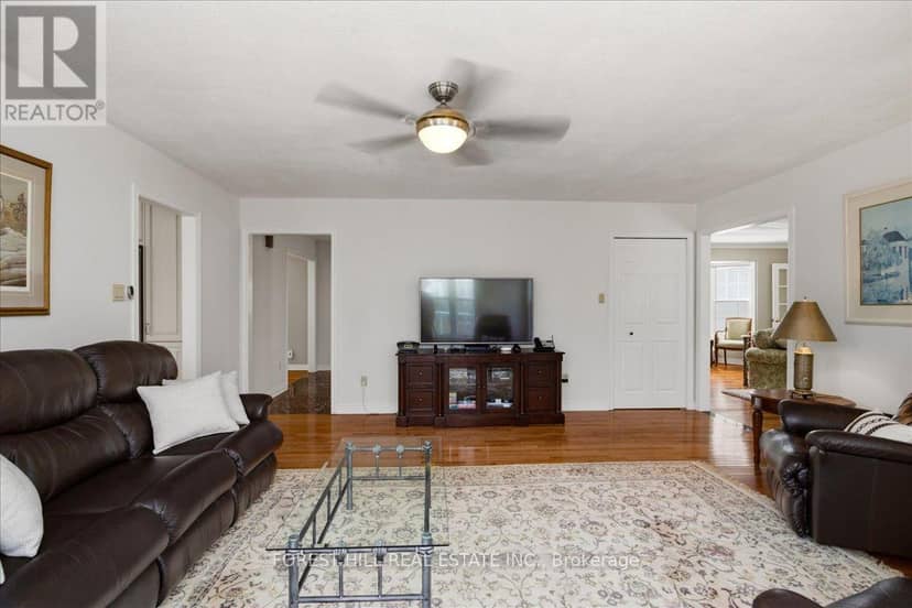 1836 Quantz Crescent — photo 9 of 34