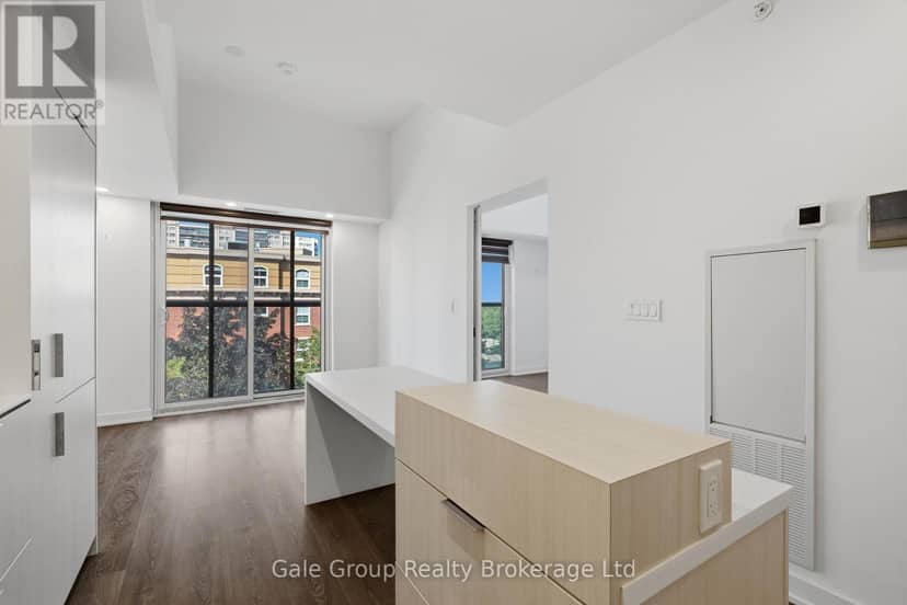 303 - 370 Martha Street — photo 13 of 40