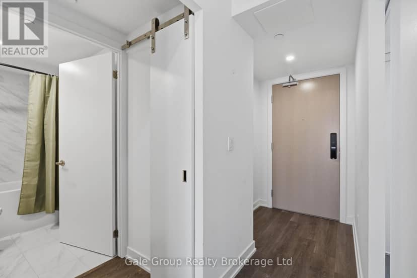 303 - 370 Martha Street — photo 6 of 40