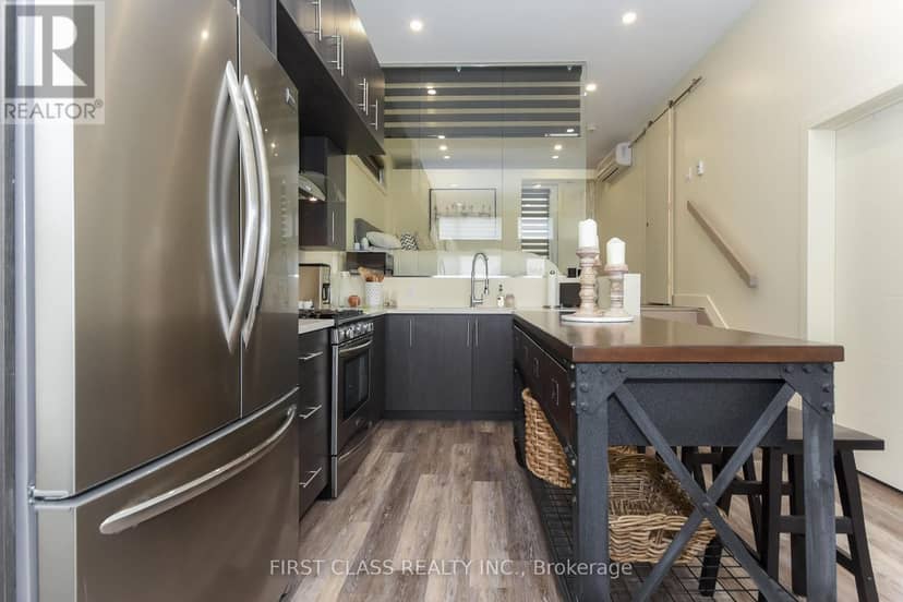 341 Cambridge Street N, Ottawa, photo 8