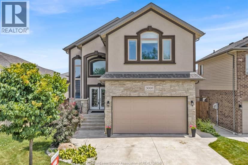 3000 McRobbie Crescent — photo 1 of 40