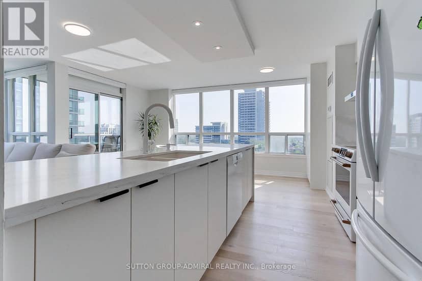 905 - 50 Disera Drive — photo 15 of 39