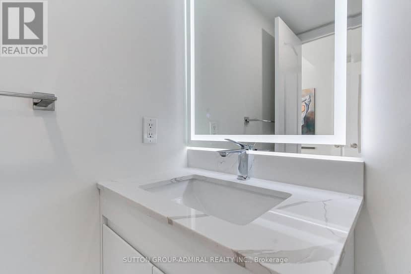 905 - 50 Disera Drive — photo 29 of 39