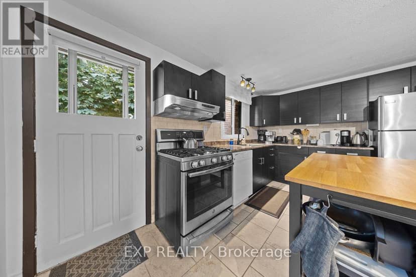 396 Hatfield Crescent — photo 14 of 37