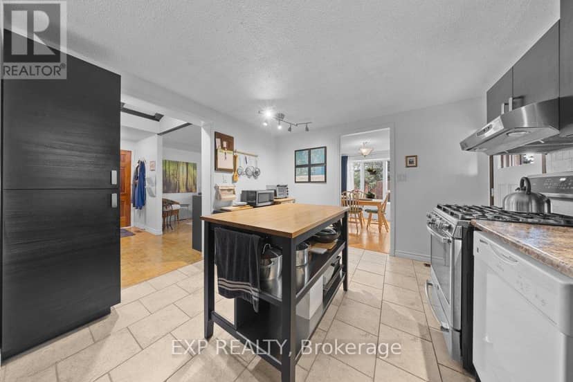 396 Hatfield Crescent — photo 13 of 37