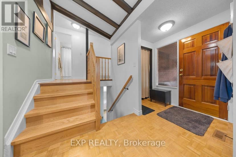 396 Hatfield Crescent — photo 4 of 37