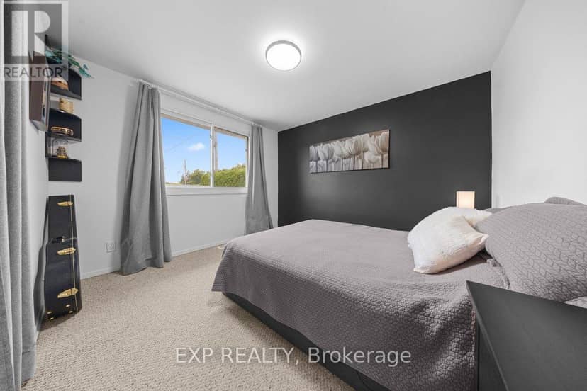 396 Hatfield Crescent — photo 18 of 37