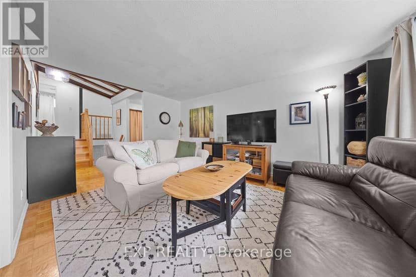 396 Hatfield Crescent — photo 6 of 37