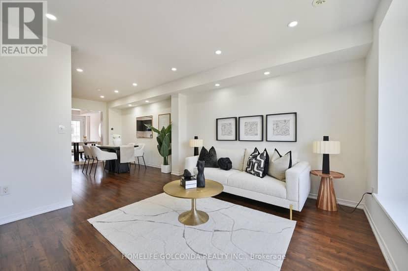 5277 Major Mackenzie Drive E — photo 10 of 37