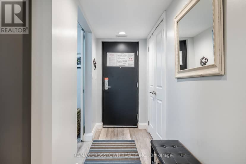 302 - 80 Horseshoe Boulevard — photo 4 of 31