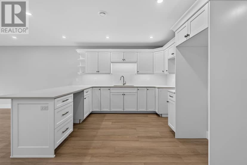 12 Camden Court — photo 19 of 40