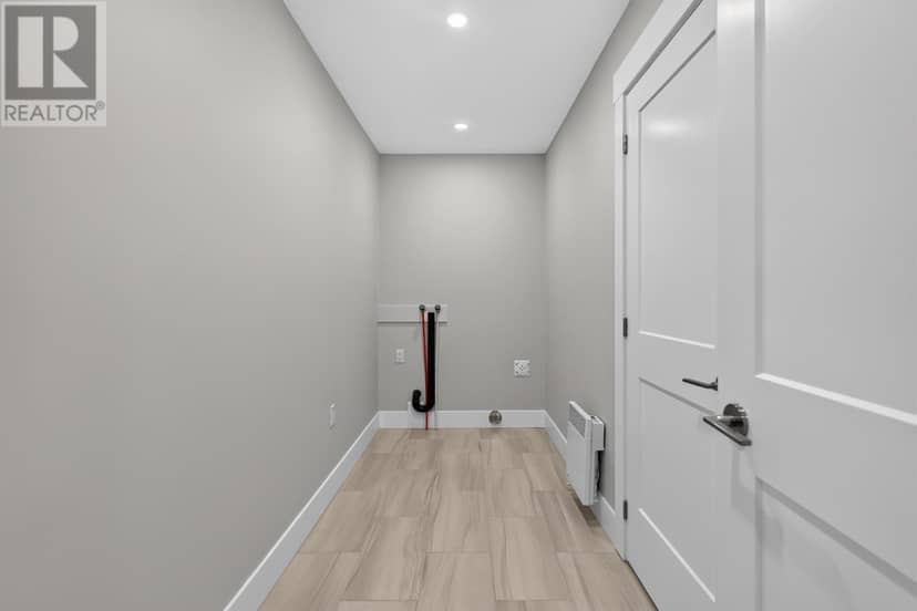 12 Camden Court — photo 17 of 40