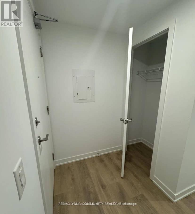 225 - 1100 Sheppard Avenue W — photo 12 of 14
