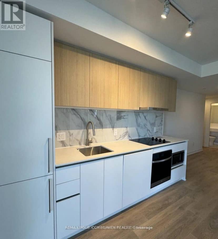 225 - 1100 Sheppard Avenue W — photo 2 of 14