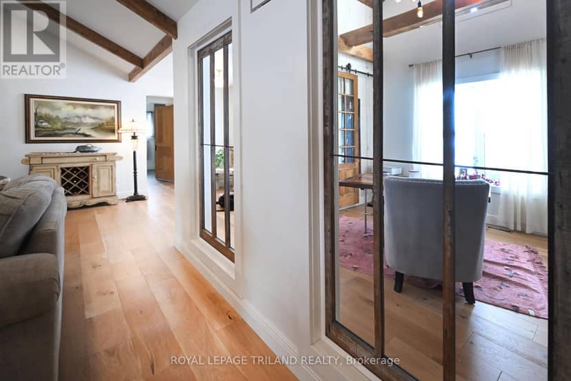 5540 Carriage Road — photo 9 of 40