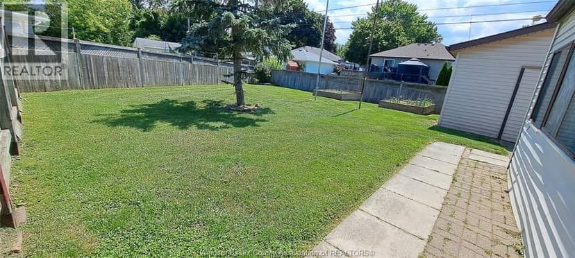 1635 Courtland Crescent — photo 20 of 33