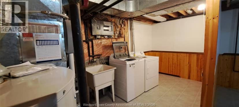 1635 Courtland Crescent — photo 18 of 33