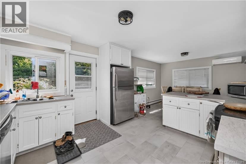 252 Buckingham Avenue — photo 13 of 40