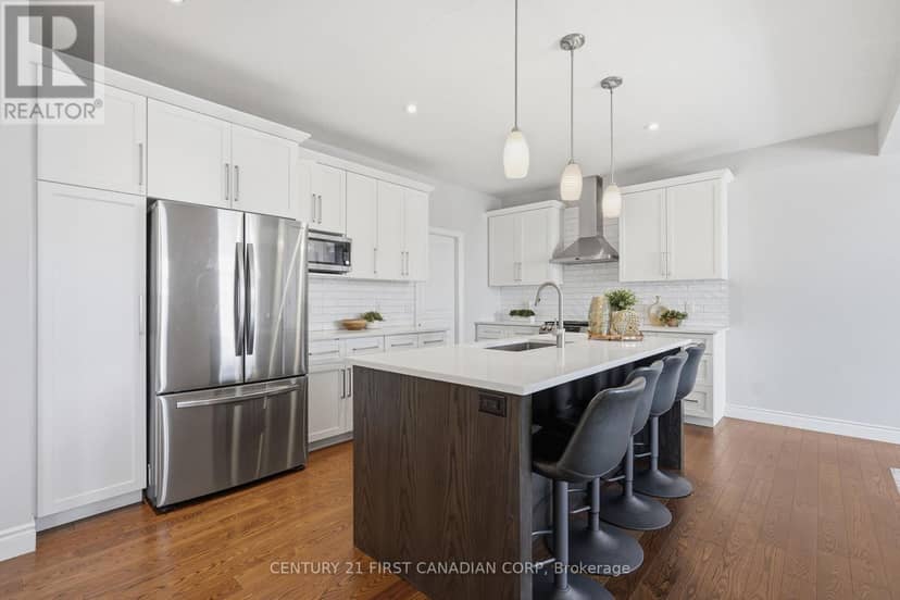 2608 Holbrook Drive — photo 12 of 40