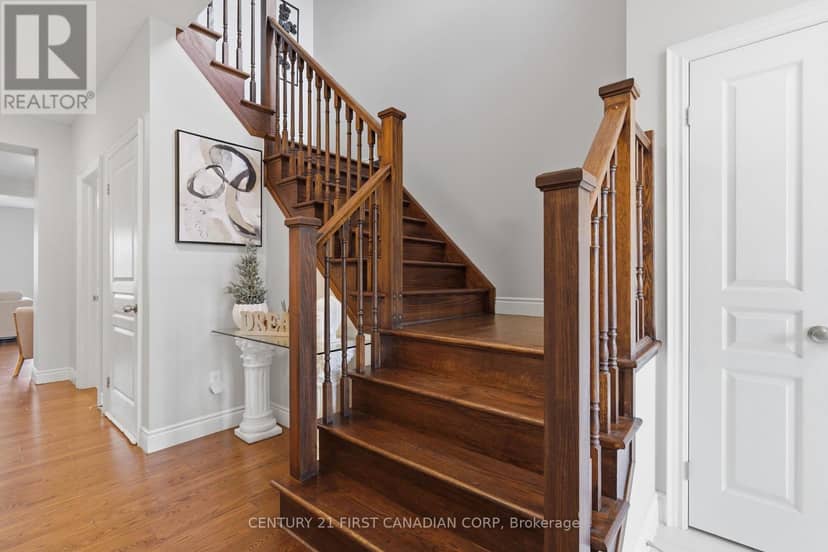 2608 Holbrook Drive — photo 20 of 40