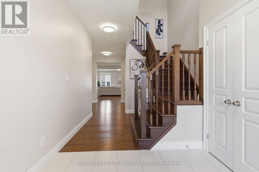 2608 Holbrook Drive — photo 6 of 40