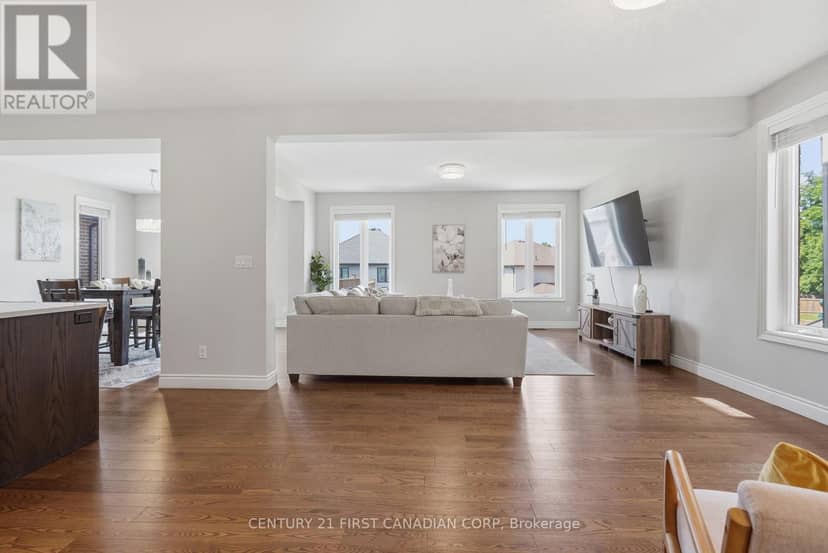 2608 Holbrook Drive — photo 7 of 40
