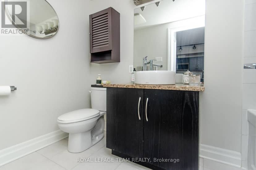 302 - 1433 Wellington Street W — photo 15 of 19