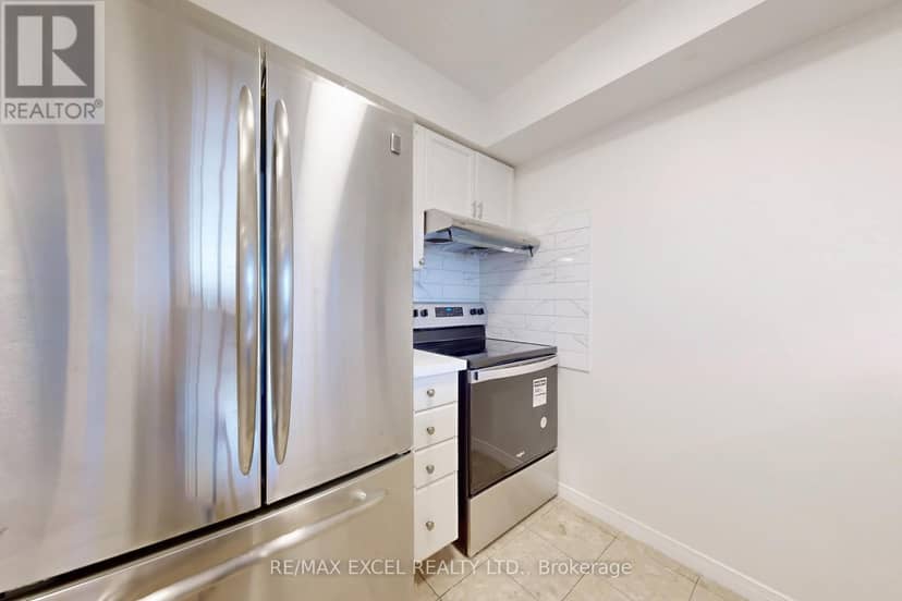 2302 - 8 Hillcrest Avenue — photo 27 of 40